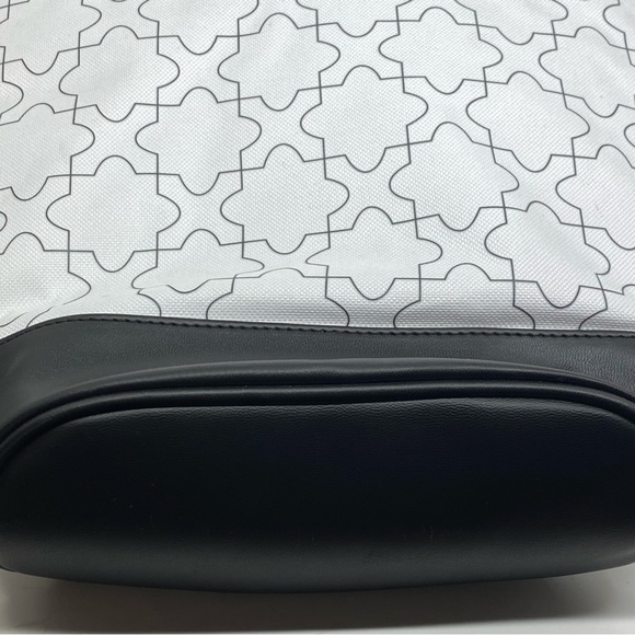 TIRRININ INSULATED WINE BAG / LUNCH BAG COOLER WITH FRONT POCKET & CORKSCREW - Picture 10 of 15